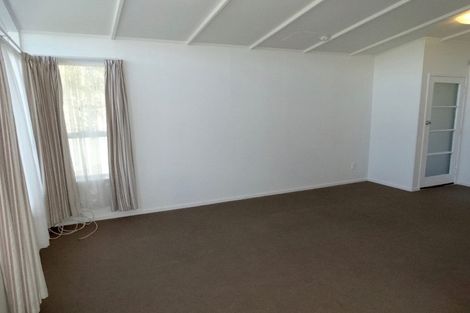 Photo of property in 28 Felgrove Street, Glendene, Auckland, 0602