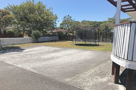 Photo of property in 6 Tangelo Place, Bucklands Beach, Auckland, 2012