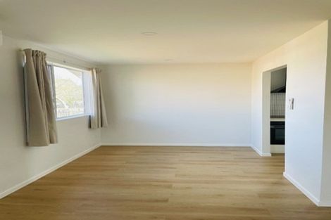 Photo of property in 3 St Margaret Place, West Harbour, Auckland, 0618