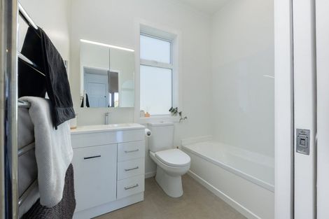 Photo of property in 76 Mays Road, Onehunga, Auckland, 1061