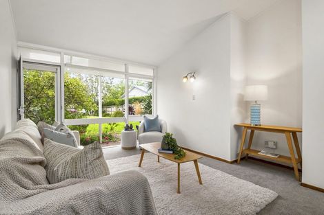 Photo of property in 5/6 North Avenue, Narrow Neck, Auckland, 0624