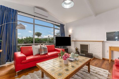 Photo of property in 9 Toenga Road, Pukerua Bay, 5026