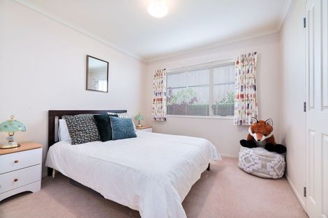 Photo of property in 5 Highfields Terrace, Henderson, Auckland, 0612