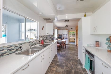 Photo of property in 5 Ngatiawa Street, Himatangi Beach, Foxton, 4891