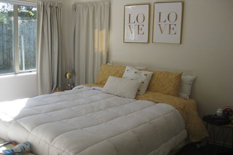 Photo of property in 39 Delmont Close, East Tamaki Heights, Auckland, 2016