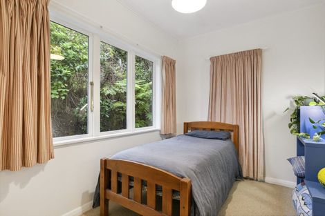 Photo of property in 49 Albemarle Road, Northland, Wellington, 6012