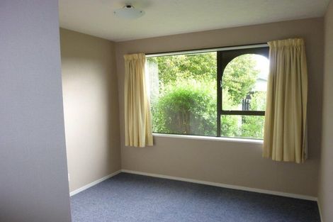 Photo of property in 27 Te Maru Place, Redwood, Christchurch, 8051