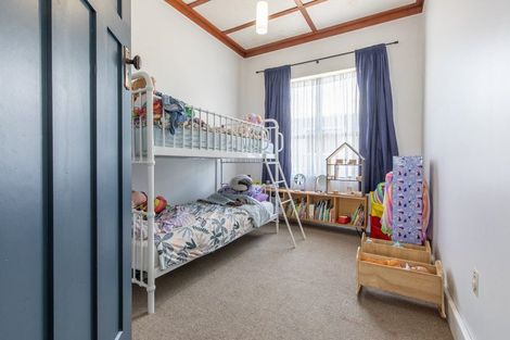 Photo of property in 15 Waverley Street, Waipawa, 4210