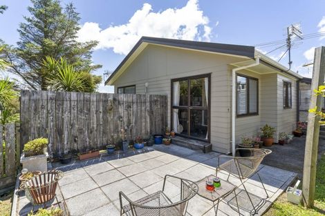 Photo of property in 24 Jasmine Grove, Maungaraki, Lower Hutt, 5010