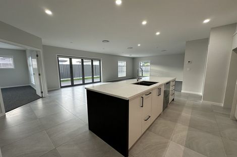 Photo of property in 5 Cassin Place, Taradale, Napier, 4112