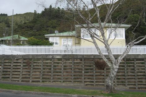 Photo of property in 70 Hay Street, Naenae, Lower Hutt, 5011