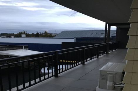 Photo of property in The Grand Apartments, 1d/4 Kell Drive, Albany, Auckland, 0632