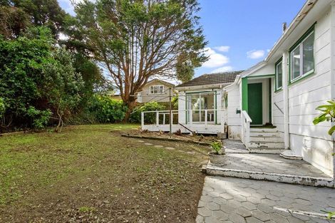 Photo of property in 100 Moorefield Road, Johnsonville, Wellington, 6037