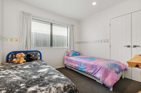 Photo of property in 2 Bayview Drive, Waiuku, 2123