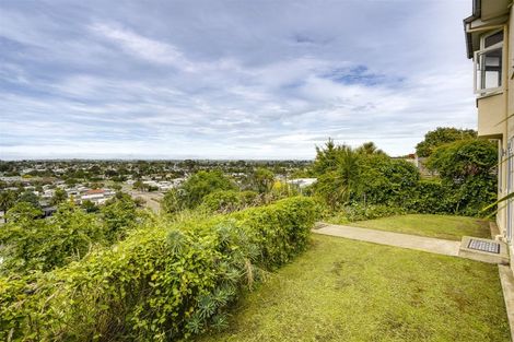 Photo of property in 4 Oliver Road, Hospital Hill, Napier, 4110