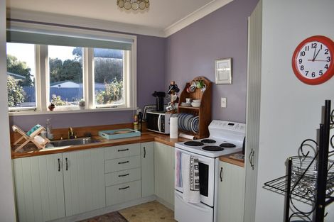 Photo of property in 22 Seddon Street, Levin, 5510