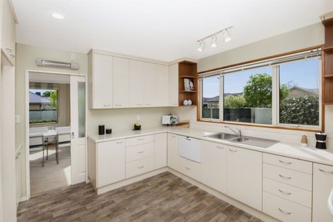 Photo of property in 2 Bayliss Close, Northwood, Christchurch, 8051