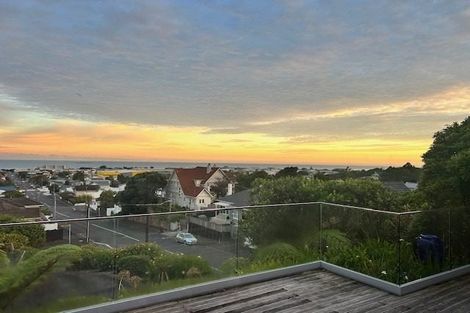 Photo of property in 98 Gover Street, New Plymouth, 4310