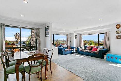 Photo of property in 2 Battersea Place, Richmond Heights, Taupo, 3330