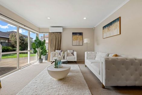 Photo of property in 3 Borthwick Close, Flat Bush, Auckland, 2016