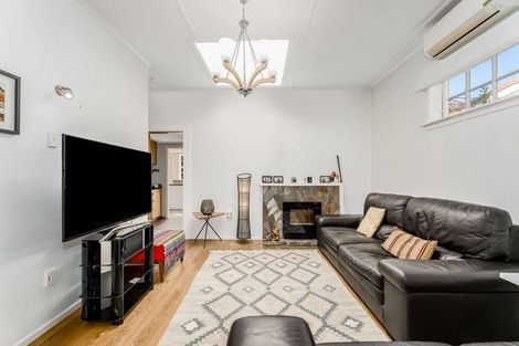 Photo of property in 26 Kauri Street, Eastbourne, Lower Hutt, 5013