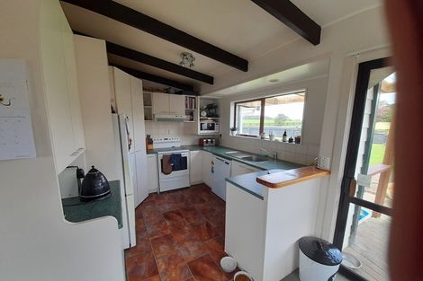 Photo of property in 2 Channel View Road, Clarks Beach, Pukekohe, 2679