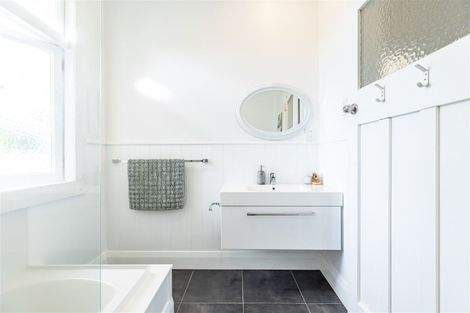 Photo of property in 54 Matipo Street, Takaro, Palmerston North, 4410