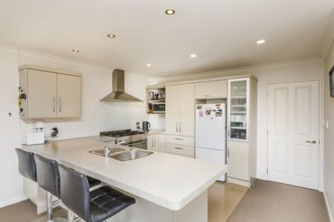 Photo of property in 8 Trump Place, Kelvin Grove, Palmerston North, 4414