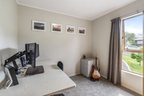 Photo of property in 13 Hiwihau Place, Glenfield, Auckland, 0629