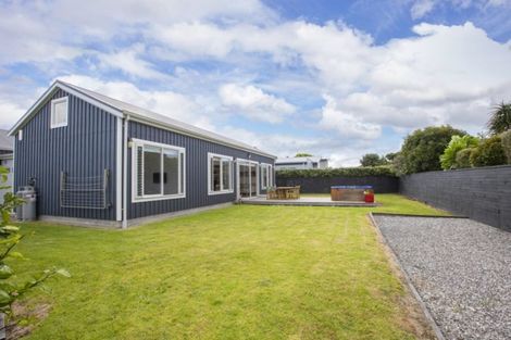 Photo of property in 31 Tohora Crescent, Omaha, 0986