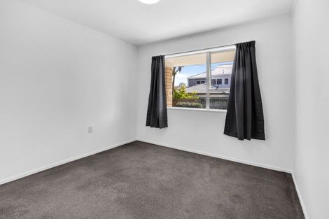 Photo of property in 3 Rika Place, Kawaha Point, Rotorua, 3010