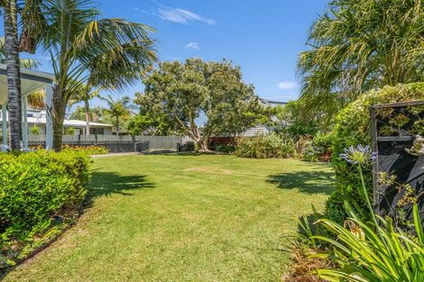 Photo of property in 11 Ohiwa Parade, Ohope, 3121