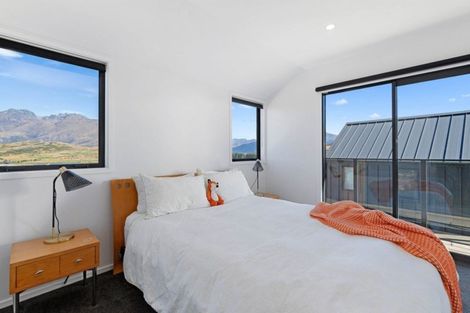 Photo of property in 9 Falconer Rise, Jacks Point, Queenstown, 9371
