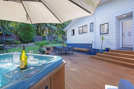 Photo of property in 173 Gossamer Drive, Pakuranga Heights, Auckland, 2010