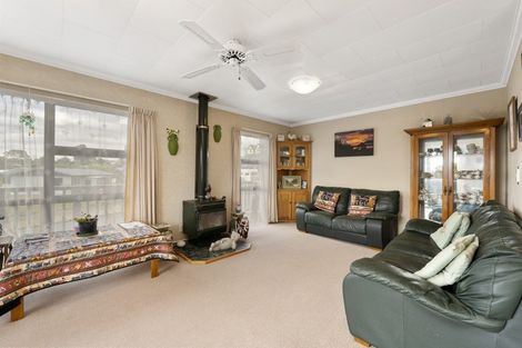 Photo of property in 18 Shera Street, Acacia Bay, Taupo, 3330