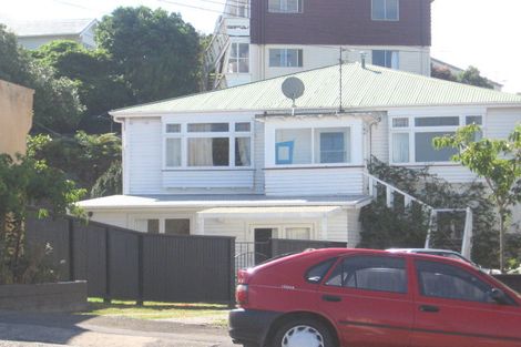 Photo of property in 10 Helen Street, Brooklyn, Wellington, 6021