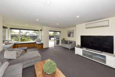 Photo of property in 7 Dinton Street, Russley, Christchurch, 8042