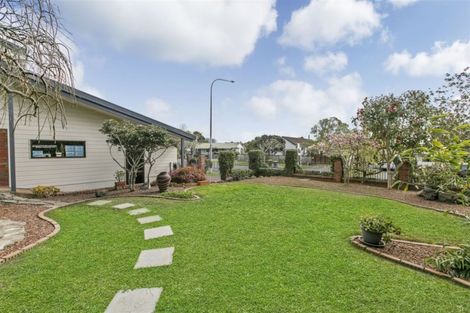 Photo of property in 203 Luckens Road, West Harbour, Auckland, 0618