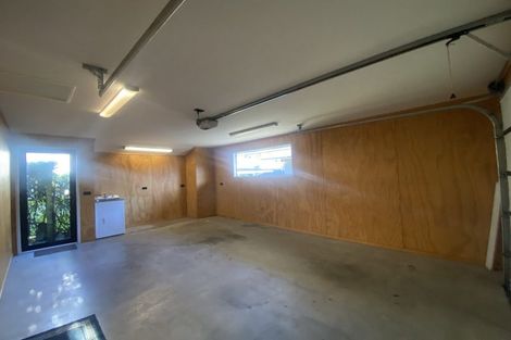 Photo of property in 28 Queens Road, Glen Avon, New Plymouth, 4312