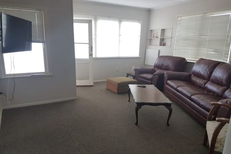 Photo of property in 12-14 Clevedon Road, Papakura, 2110