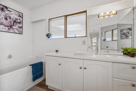 Photo of property in 1 Cliff Lane, Glenbrook, Waiuku, 2681