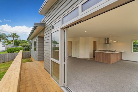 Photo of property in 21 Meadow Drive, Whitianga, 3510