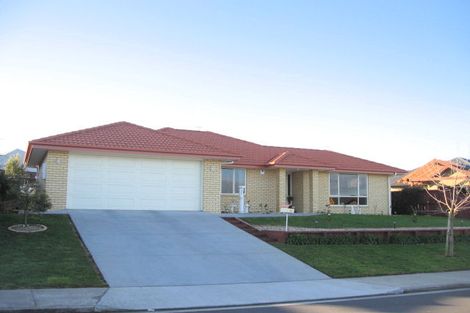 Photo of property in 35 Bramley Drive, Rototuna, Hamilton, 3210