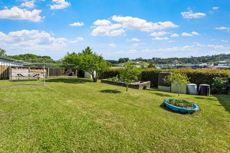 Photo of property in 27 Penton Road, Stanmore Bay, Whangaparaoa, 0932