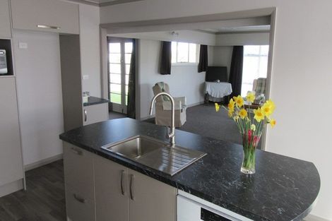 Photo of property in 30 Timaru Road, Waimate, 7924