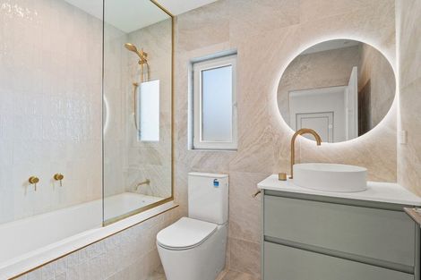 Photo of property in 22 Soudley Court, Jacks Point, Queenstown, 9371