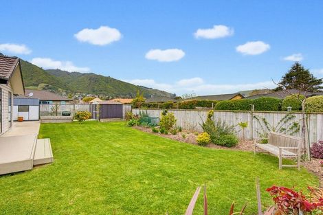 Photo of property in 35 Waipunahau Road, Waikanae, 5036