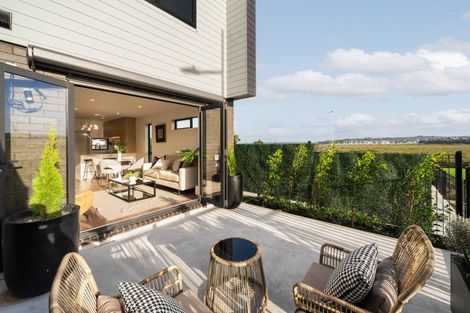 Photo of property in 13/10 Ngaroma House Drive, Hobsonville, Auckland, 0616