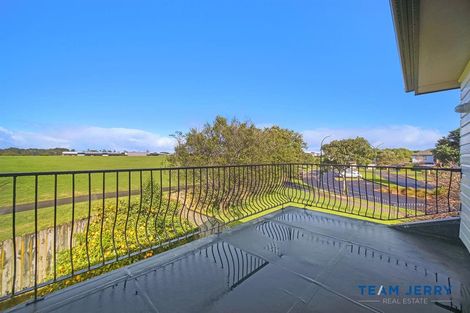 Photo of property in 62 Peninsula Road, Mangere, Auckland, 2022