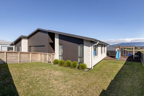 Photo of property in 14 Ridge Drive, Omokoroa, 3114